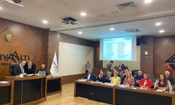 Gündemdeki isim meclise katılmadı