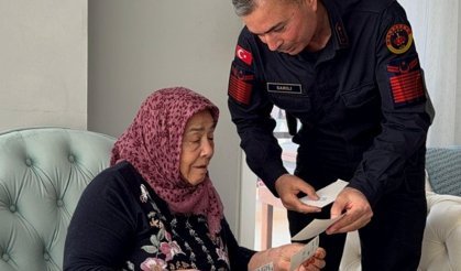 Şehit annesine duygulandıran ziyaret