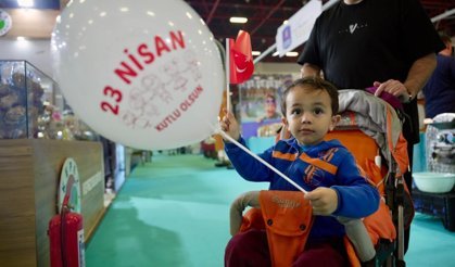 Antalya'da ziyaretçi akınına uğruyor