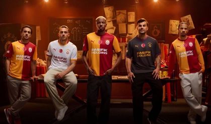 Galatasaray formalarını tanıttı