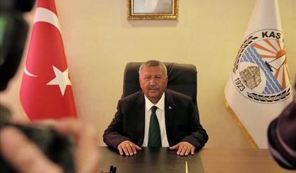 Kaş Belediye Başkanı Demirhan CHP’den istifa etti