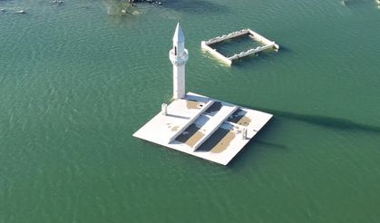 Sular çekildi, eski köy ortaya çıktı