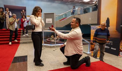 Altın Portakal'da sürpriz evlilik teklifi