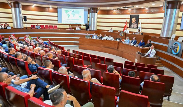 ATSO Meclisi’nde Süleyman Demirel krizi