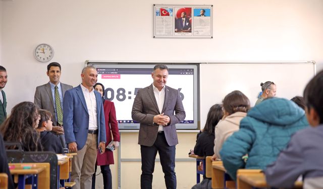 Alanya'da öğrencilere eğitim desteği