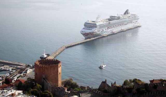 Dev kruvaziyer Alanya'da