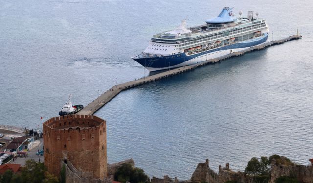 Dev kruvaziyer Alanya'da