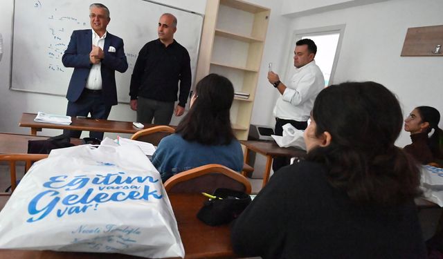 Kemer'de öğrencilere ücretsiz kitap