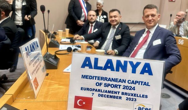 Akdeniz Spor Başkenti ödülü Alanya'ya verildi