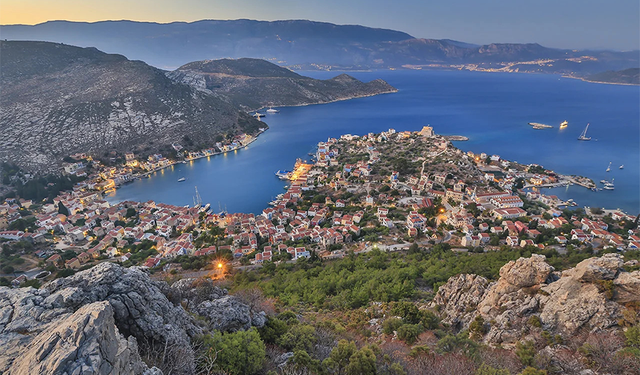Dar sokaklar, büyük hikayeler: Meis Adası