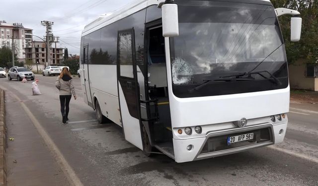 Antalya'da midibüsün çarptığı yaya öldü