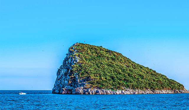 Antalya’nın ayak basılamayan cenneti: Sıçan Adası