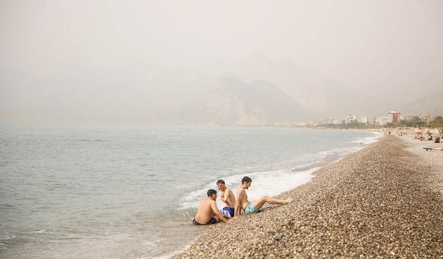 Antalya'yı toz bulutu kapladı
