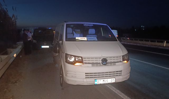 Manavgat'ta otomobil ile motosiklet çarpıştı