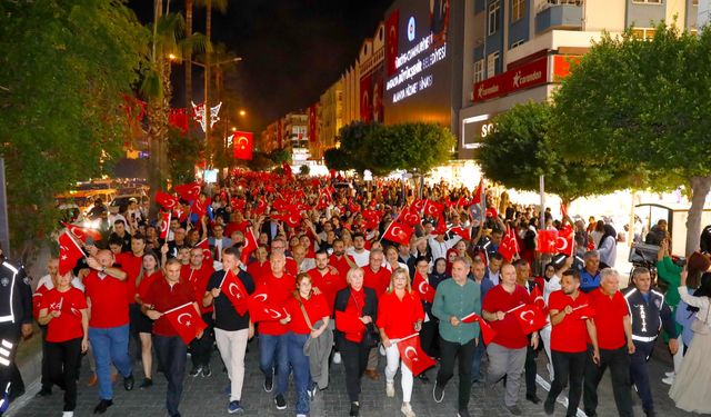 Alanya'da sokaklar doldu taştı