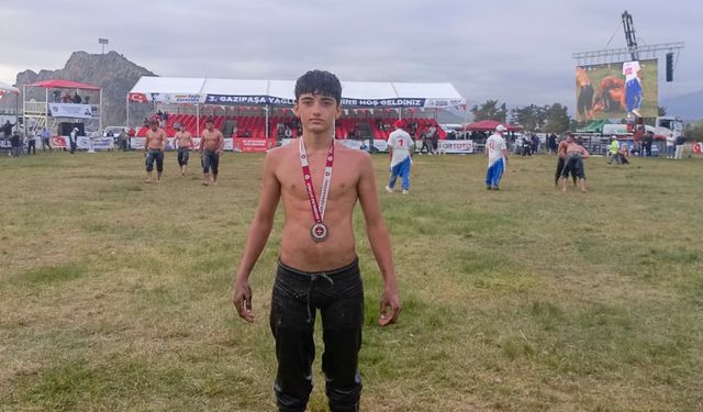 Manavgatlı güreşçilerden büyük başarı