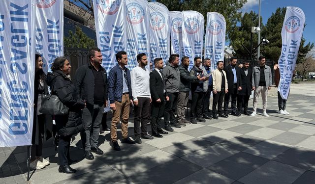 Atanamayan sağlıkçılar seslerini yükseltti