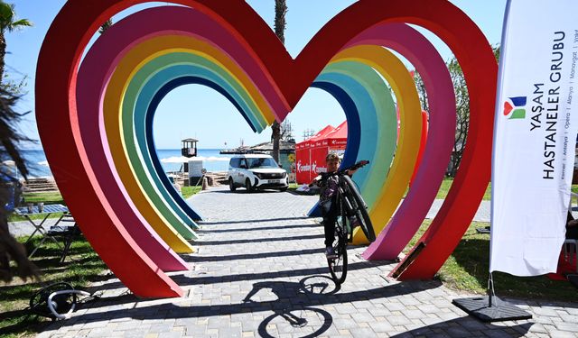 Kemer'de pedallar tüm hızıyla dönüyor
