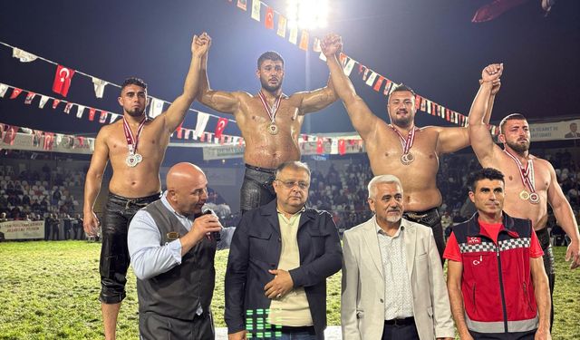 Kemer Belediye pehlivanı üçüncü oldu