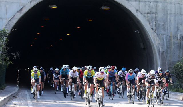 Kemer’de pedallar dostluk için döndü