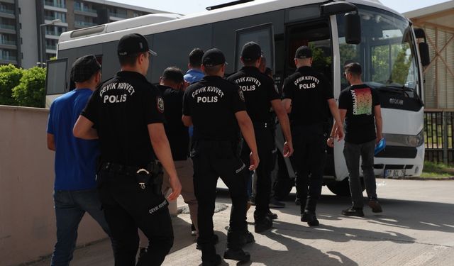 Antalya'da bin 316 aranan şahıs yakalandı