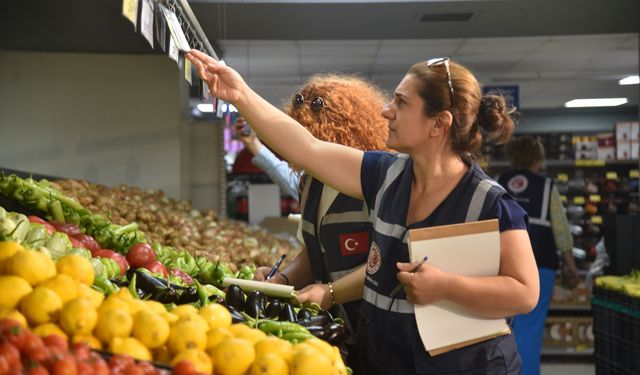 Antalya'da marketlerde bayram denetimi