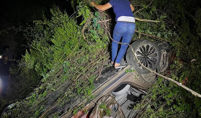 Alanya'da araç uçuruma yuvarlandı