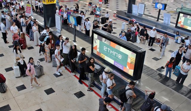 Antalya Havalimanı'nda valiz sorunu