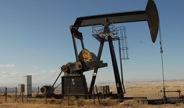 Brent petrol 100 doların altına geriledi