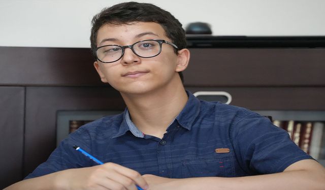 Günde 2 saat çalışarak Türkiye birincisi oldu