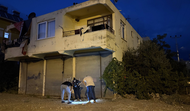 Minik bebek balkondan düştü