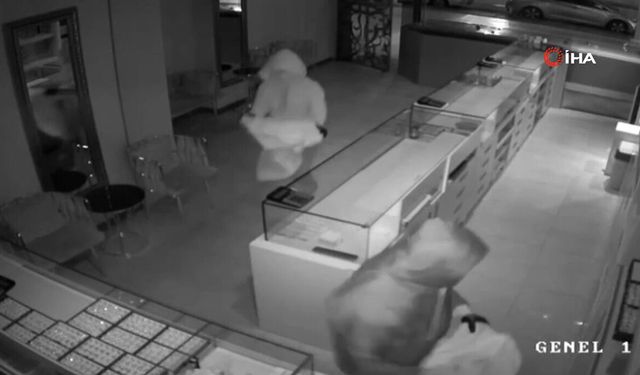 Kuyumcu soygunu kamerada