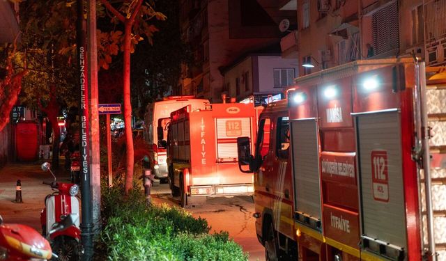 Eşine kızıp evi ateşe verdi