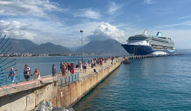Alanya'ya turist akını devam ediyor