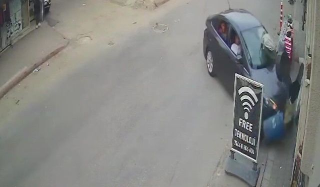 Otomobil markete daldı