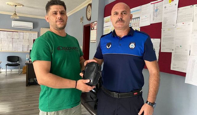 Bulunan çanta sahibine teslim edildi