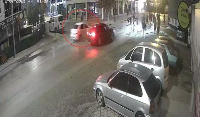 Antalya'da trafikte film sahnelerini aratmayan görüntüler