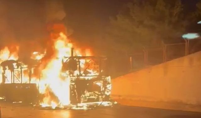 Otobüs alevlere teslim oldu