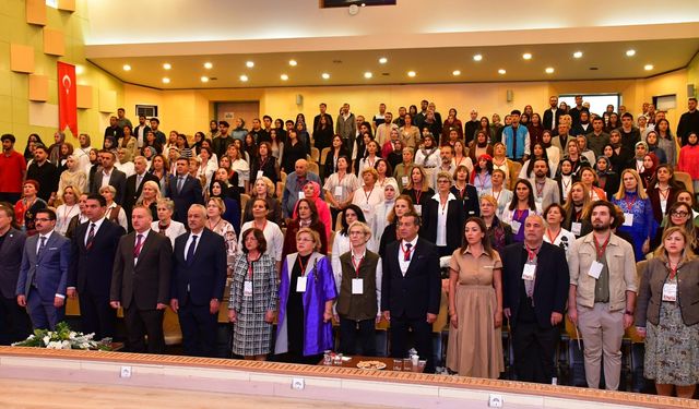 AÜ'lü profesöre ödül