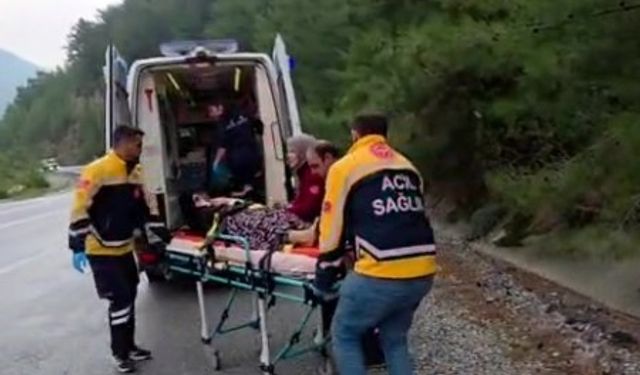 Manavgat'ta otomobil takla attı