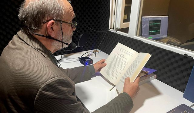 Yazar ve şairler gönüllü okuyucu oldu