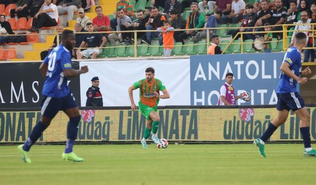 Alanyaspor evinde mağlup