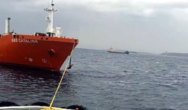 Arızalanan tanker Karanlık Liman'a çekildi