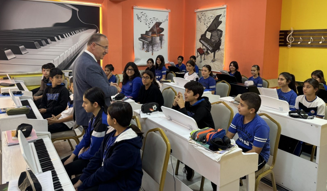 Müdür Eriş, öğrencilerle buluştu