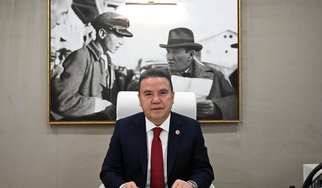 Muhittin Böcek hastaneye kaldırıldı