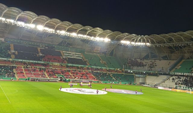 Tribünler boş kaldı