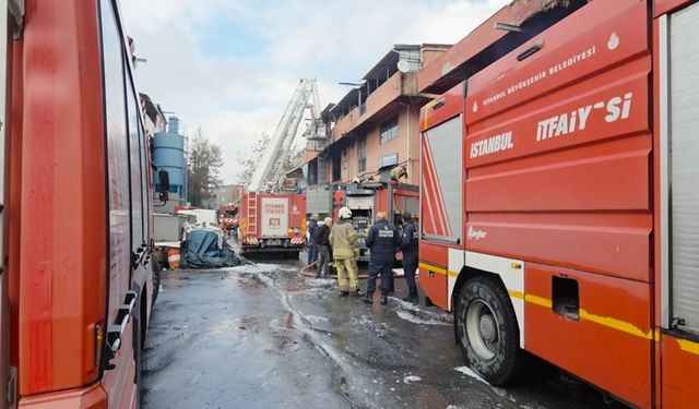 Plastik imalathanesinde yangın paniği