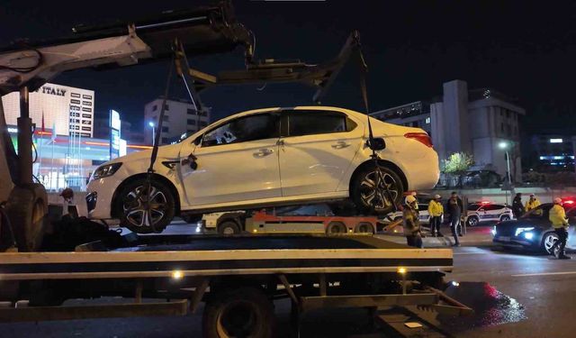 Makas atan otomobil takla attı