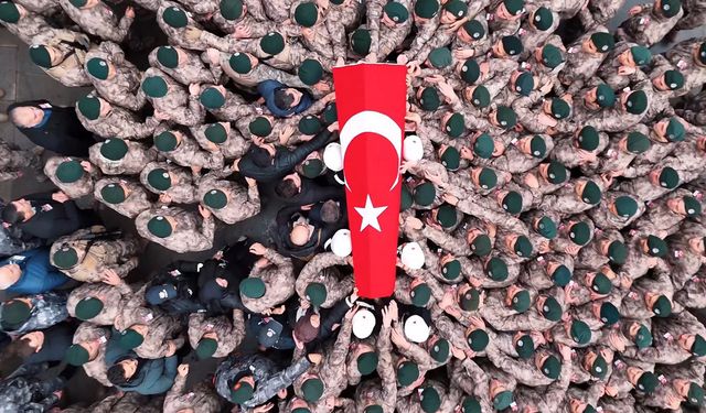 Şehit polise silah arkadaşlarından duygusal veda