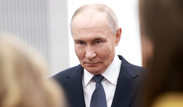 Putin: Donbass ve Novorossiya'yı ya zorla özgürleştireceğiz